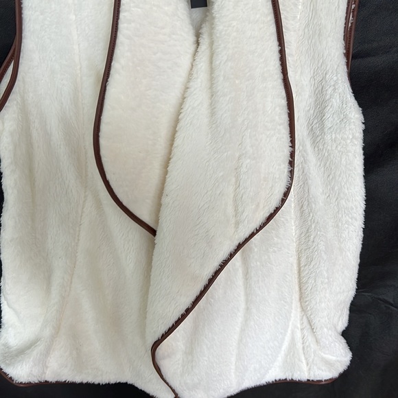 Alison Andrews | Fuzzy White Sleeveless Cardigan Lagenlook Nordic XL - Picture 8 of 8